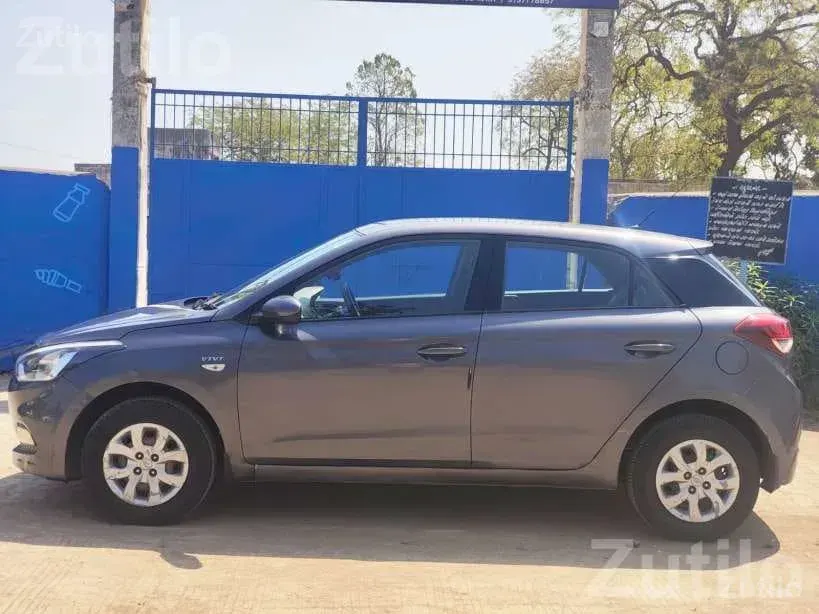 Hyundai i20 Magna 2017 Petrol CNG Car - Cars - Veraval - Image 3