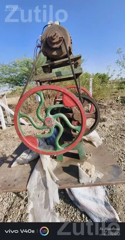 Sugarcane Juice Machine in Working Condition - Machinery - Dhrol - Image 2