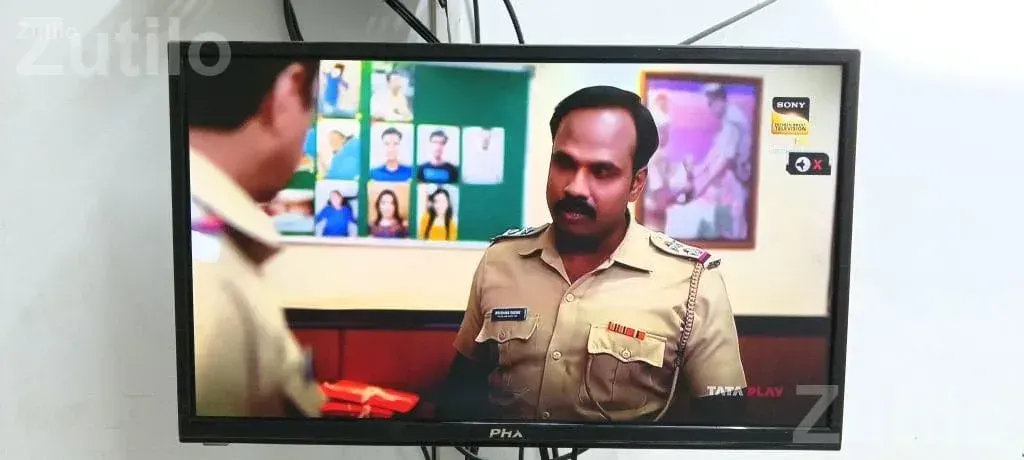 24 Inch LED TV with Remote - TVs - Babra - Image 2