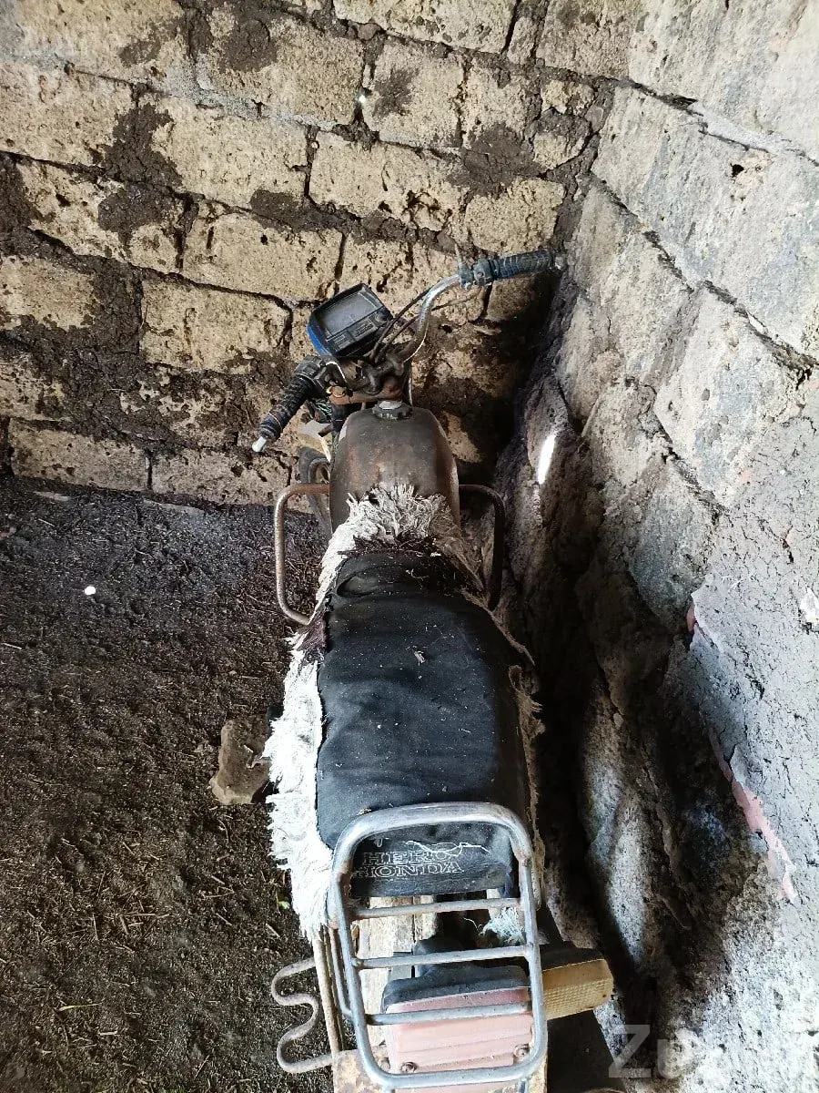 Honda CD 100 Motorcycle - બાઇક્સ - માંગ્રોળ - Image 3