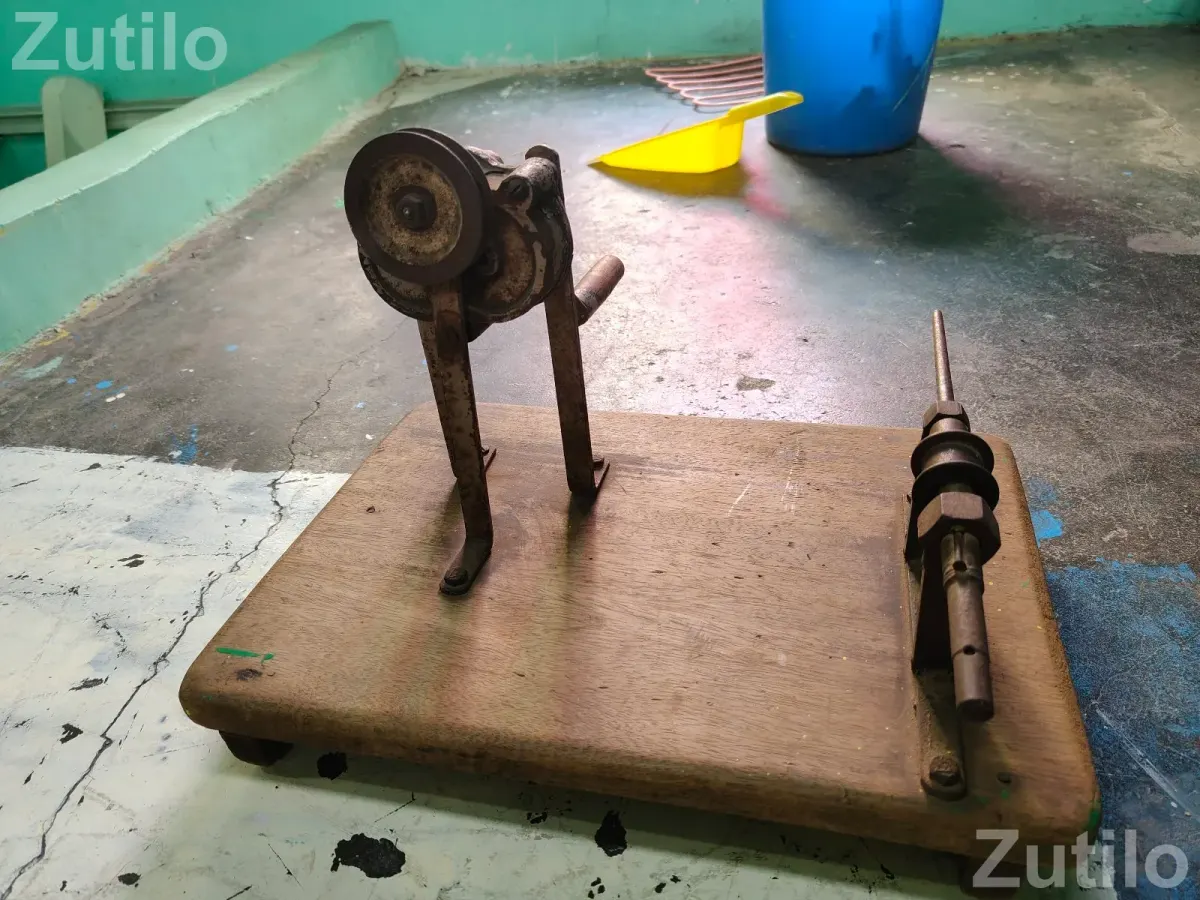 Rare Vintage Industrial Hand-Crank Coil Winding Machine (Circa 1960s/70s) - Machinery - Daskroi - Image 4