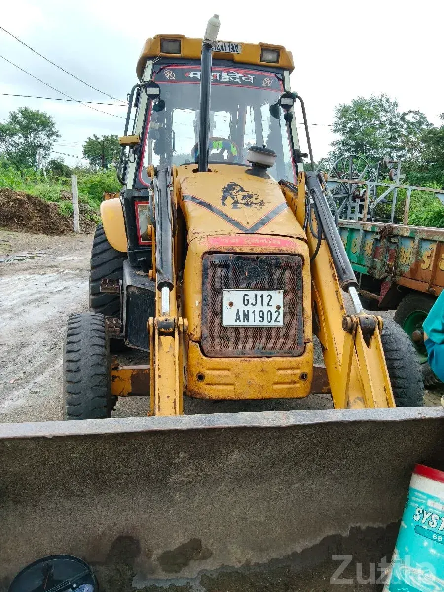JCB Backhoe Loader 2010 Model for Sale - Construction Vehicles - Jafrabad - Image 2