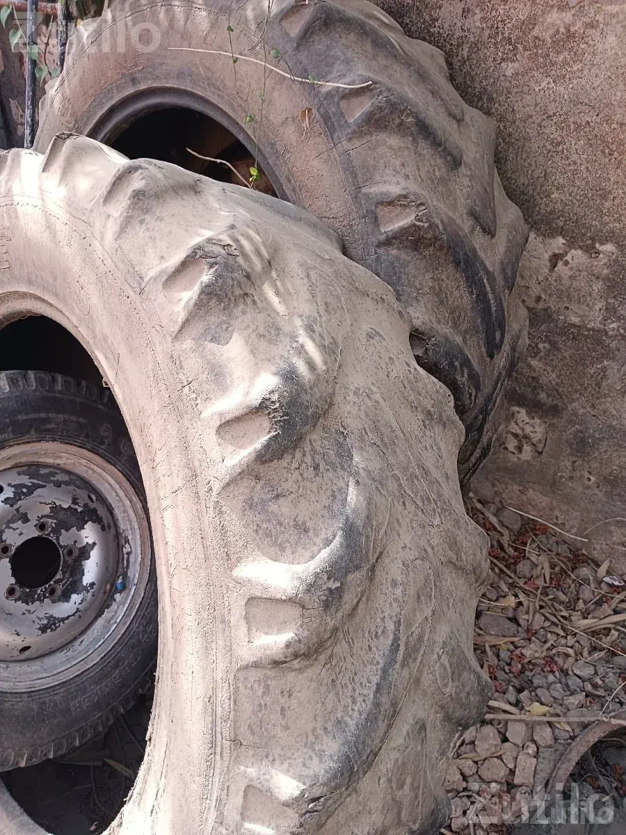 13.6-28 Used Tractor Tyre - ઓટો પાર્ટ્સ - પોરબંદર - Image 3