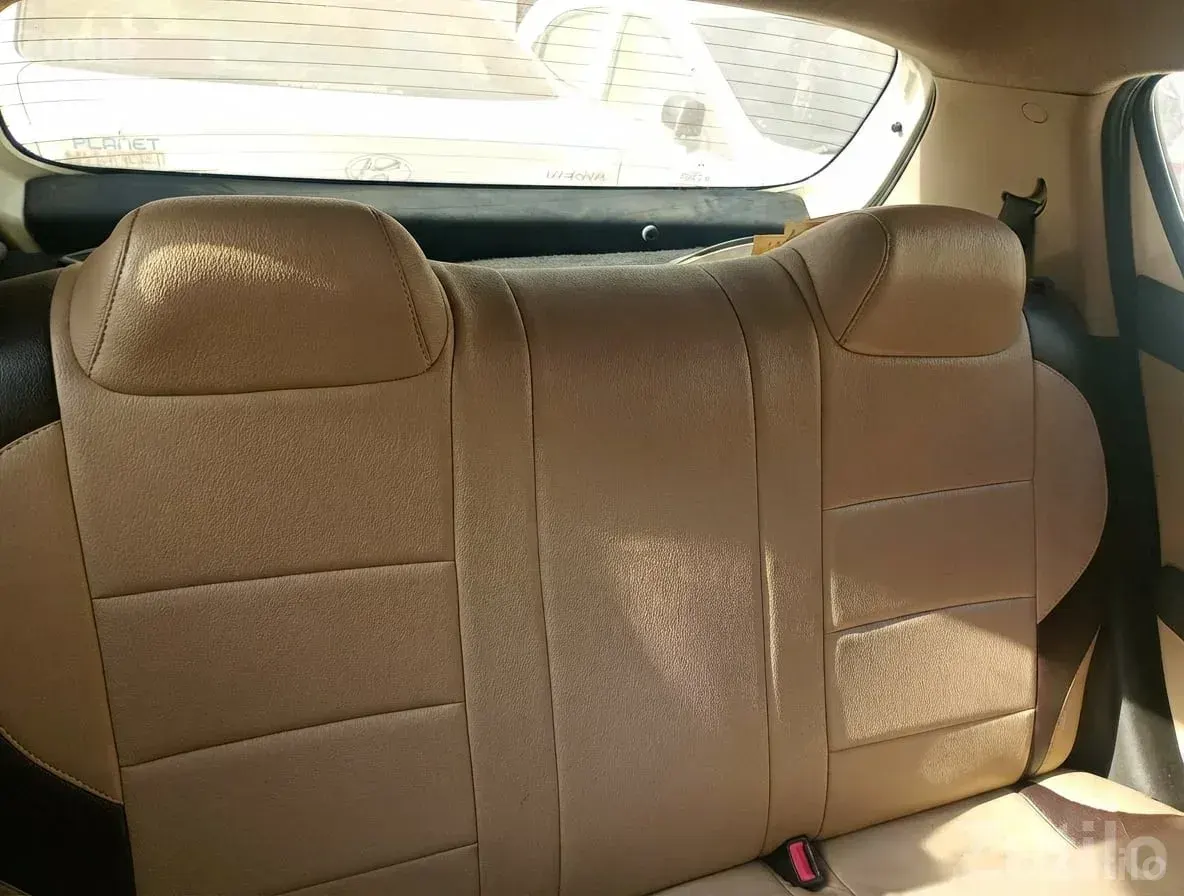 Hyundai i20 with Clean Beige Interior - Cars - Ahmedabad City - Image 4