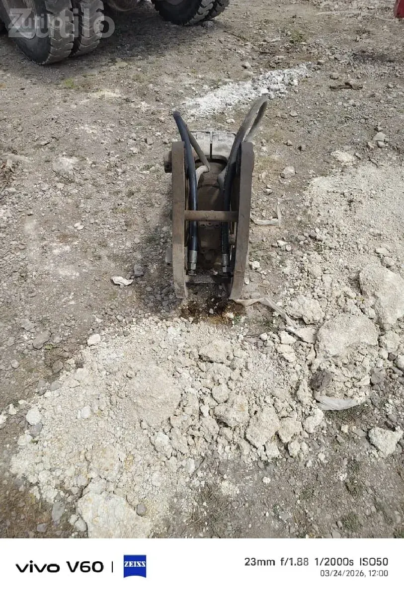 JCB 360 XHD Breaker with Pipe Kit - Construction Vehicles - Adityana - Image 2