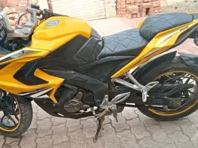 Bajaj Pulsar RS200 Sports Bike 48000 Km Bajaj Pulsar RS200 Sports Bike 48000 Km