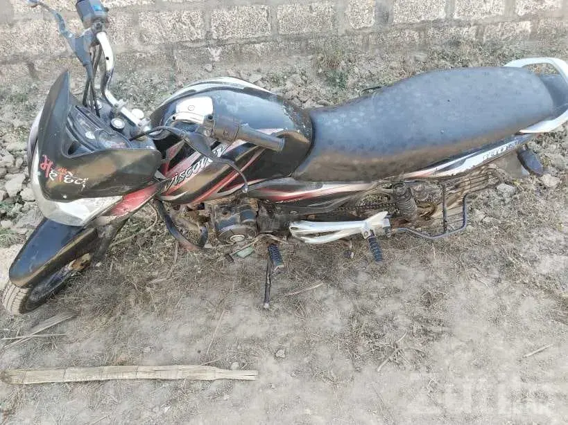 Bajaj Discover 2013 Bike with 2 New Tyres - Bikes - Kodinar - Image 4
