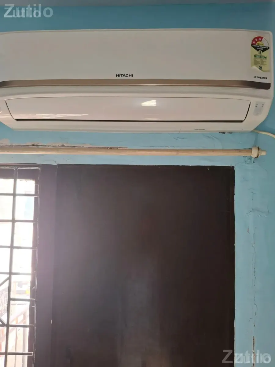 Hitachi 1.5 Ton Split AC 19 Months Old - એસી અને કૂલર્સ - સુરત શહેર - Image 2