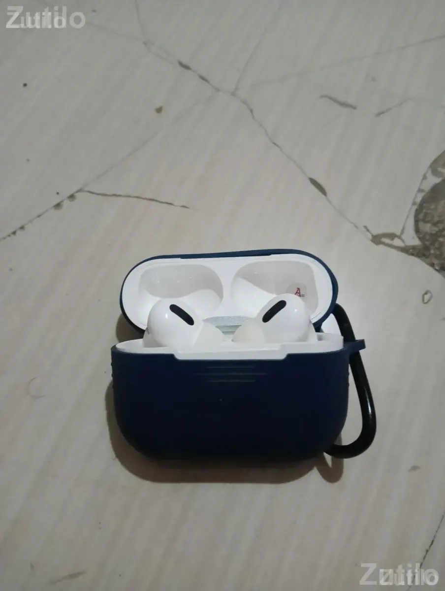 Wireless Earbuds with Charging Case - Accessories - Vadodara City - Image 1