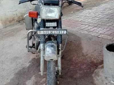Hero Honda CD 100 Bike 2002 Model Hero Honda CD 100 Bike 2002 Model