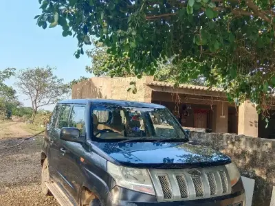 Mahindra TUV300 T4 Diesel SUV Black Mahindra TUV300 T4 Diesel SUV Black