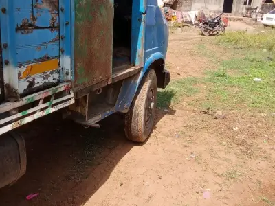 Used Cargo Truck 2000 Model