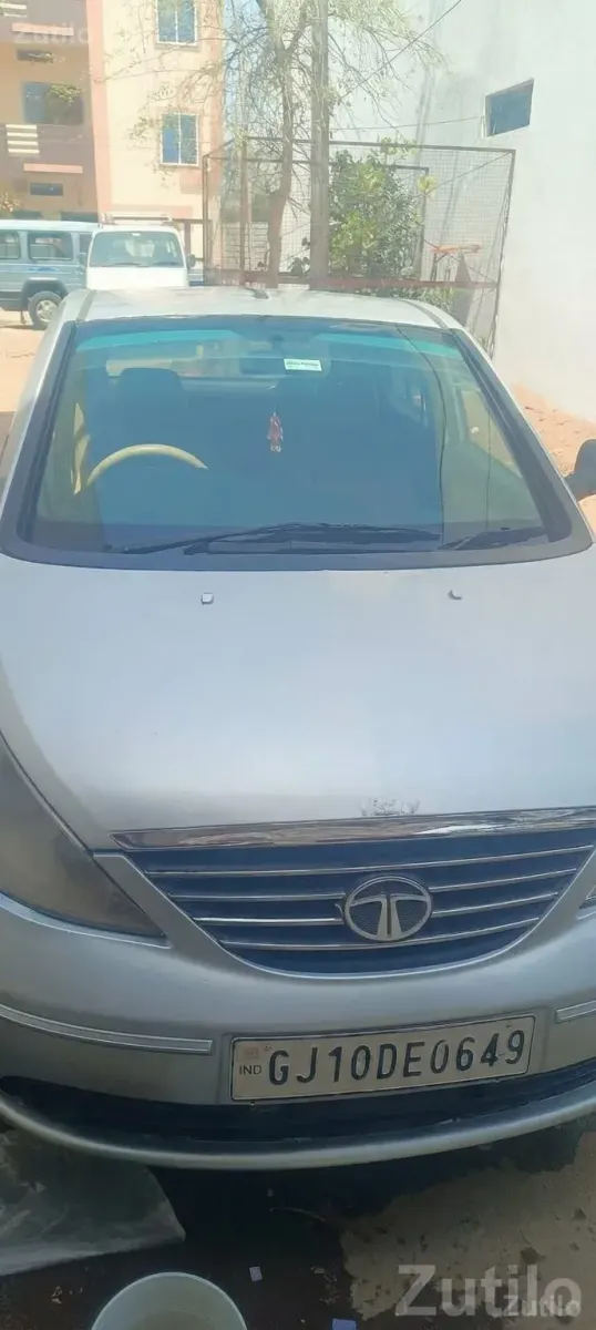 Well Maintained Tata Sedan in Silver - Cars - Gandhinagar City - Image 1