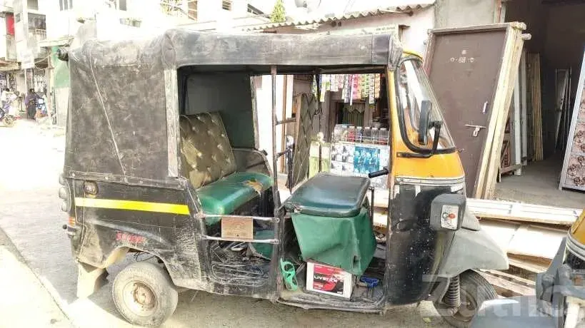 2015 Piaggio Auto Rickshaw, 3rd Owner - Auto Rickshaws - Gandhidham - Image 4