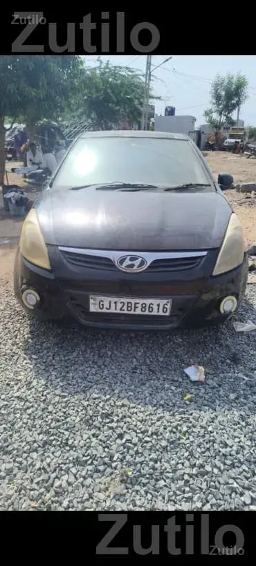 2011 Hyundai i20 Petrol Hatchback - Cars - Bhuj - Image 2