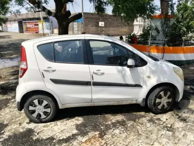 2013 Diesel Hatchback Car White 2013 Diesel Hatchback Car White