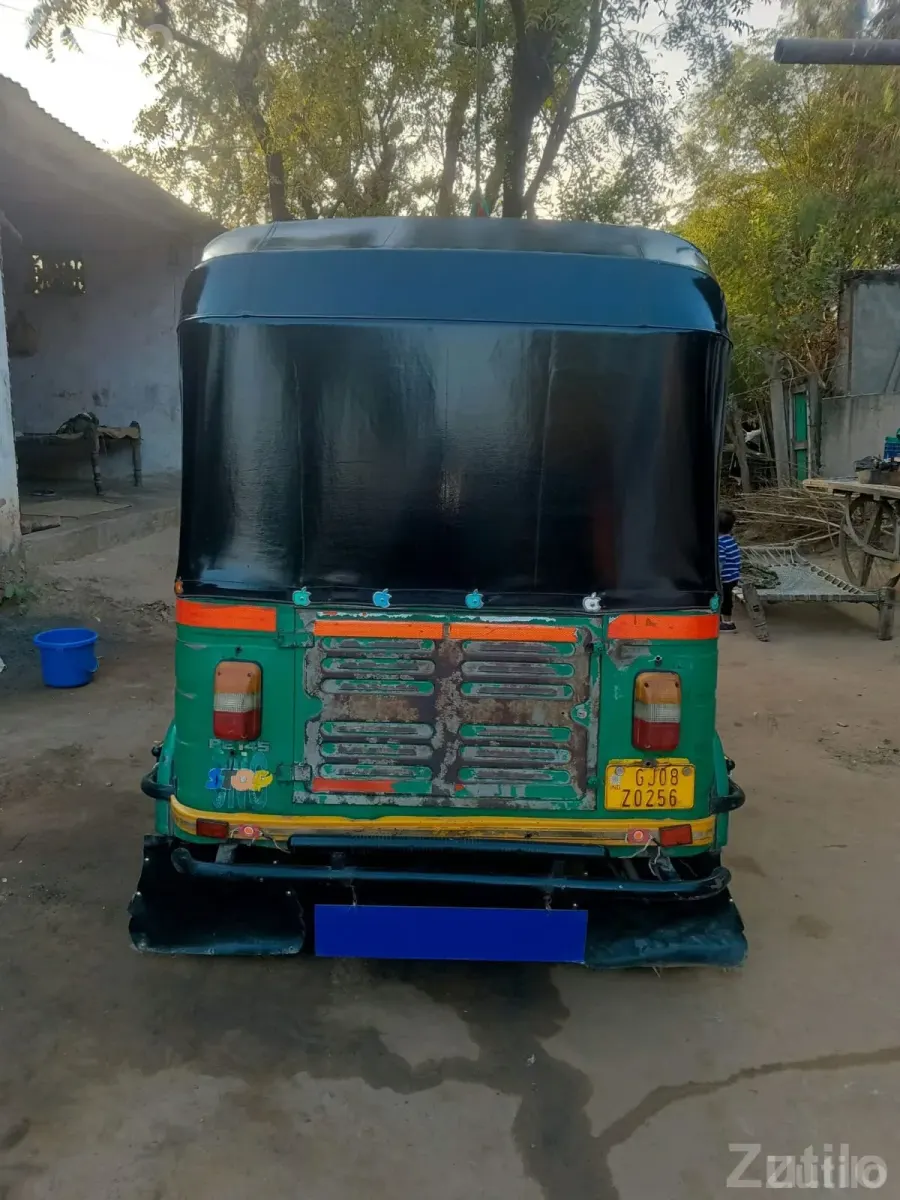 2010 CNG Auto Rickshaw - Auto Rickshaws - Palanpur - Image 2