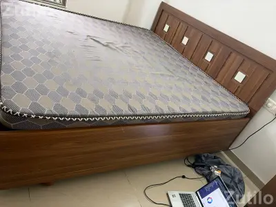 King size Bed