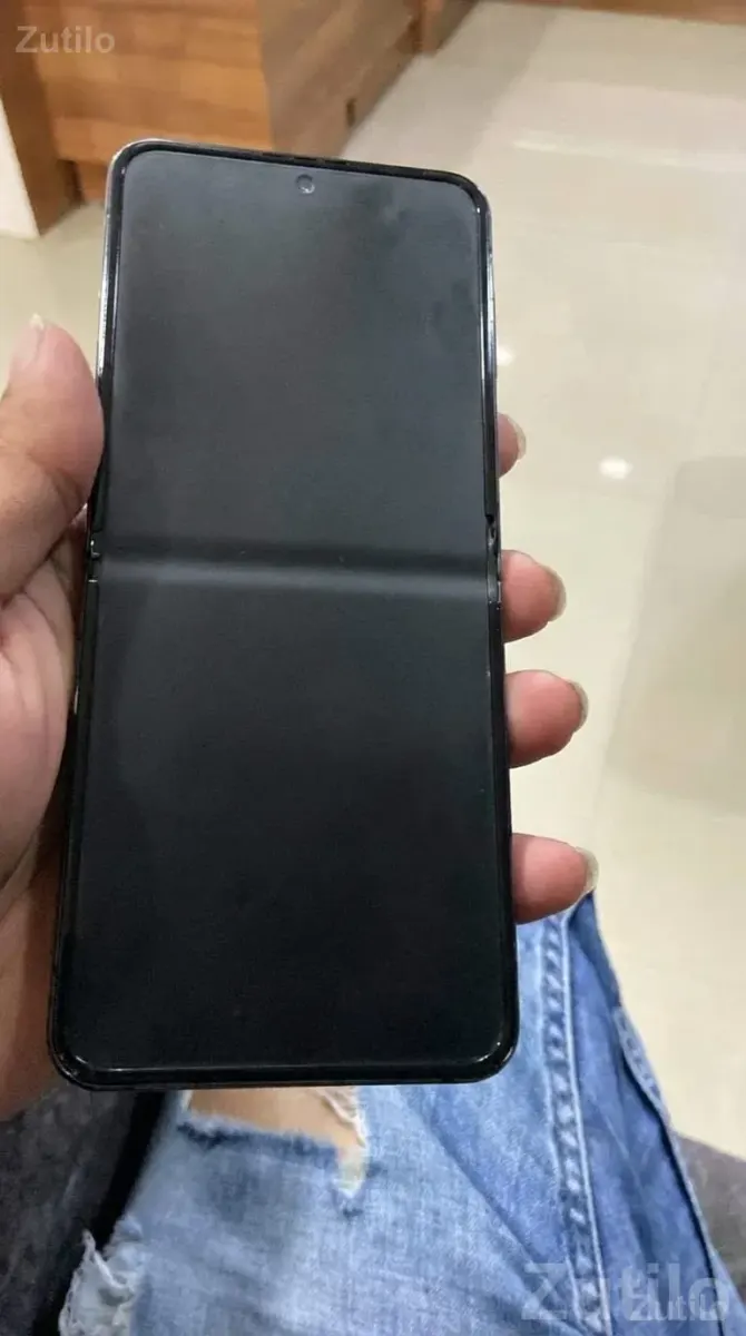 Samsung Z Flip4 128GB Indian Unit - Mobile Phones - Ahmedabad City - Image 4