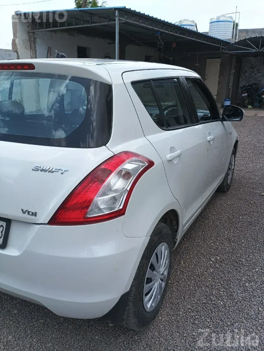 Maruti Suzuki Swift VDI Diesel 2015 - Cars - Kalyanpur - Image 3