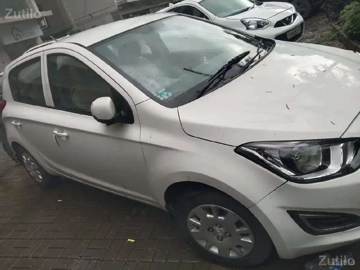 Hyundai i20 - કાર - રાજકોટ શહેર - Image 2