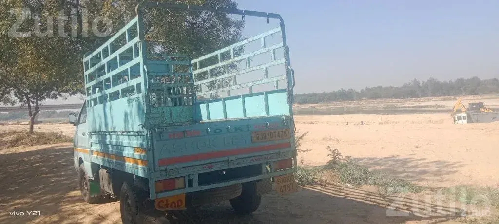 Ashok Leyland Dost 2013 Cargo Truck - ટ્રક અને લોરી - દસ્ક્રોઇ - Image 3