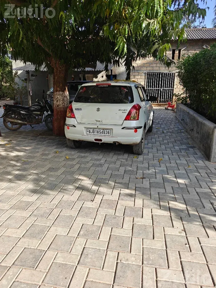 Maruti Suzuki Swift LDi White Diesel 2009 - કાર - ઢોકડવા - Image 3