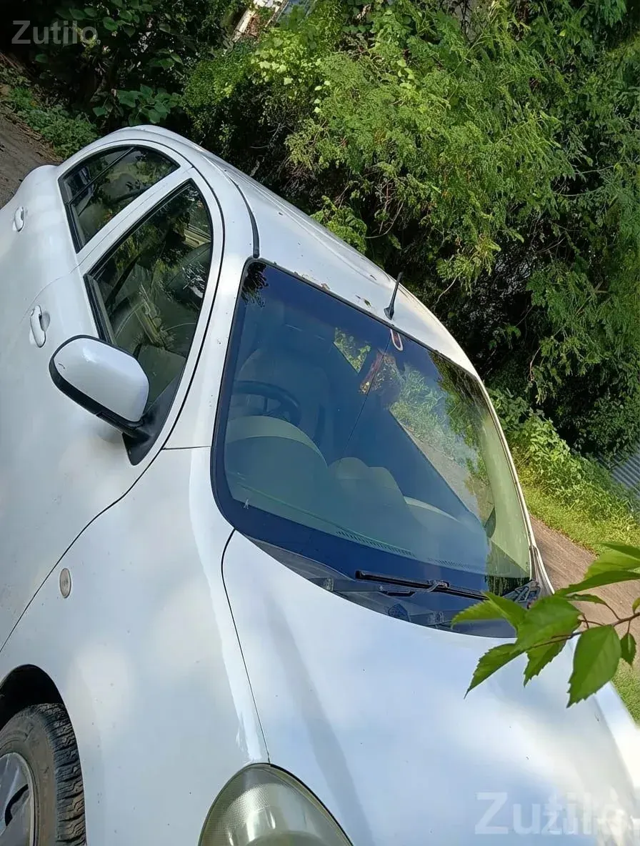 Nissan Micra 2011 White Hatchback - કાર - જામજોધપુર - Image 4