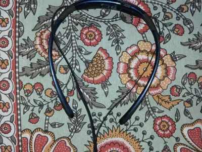 Samsung neckband Samsung neckband