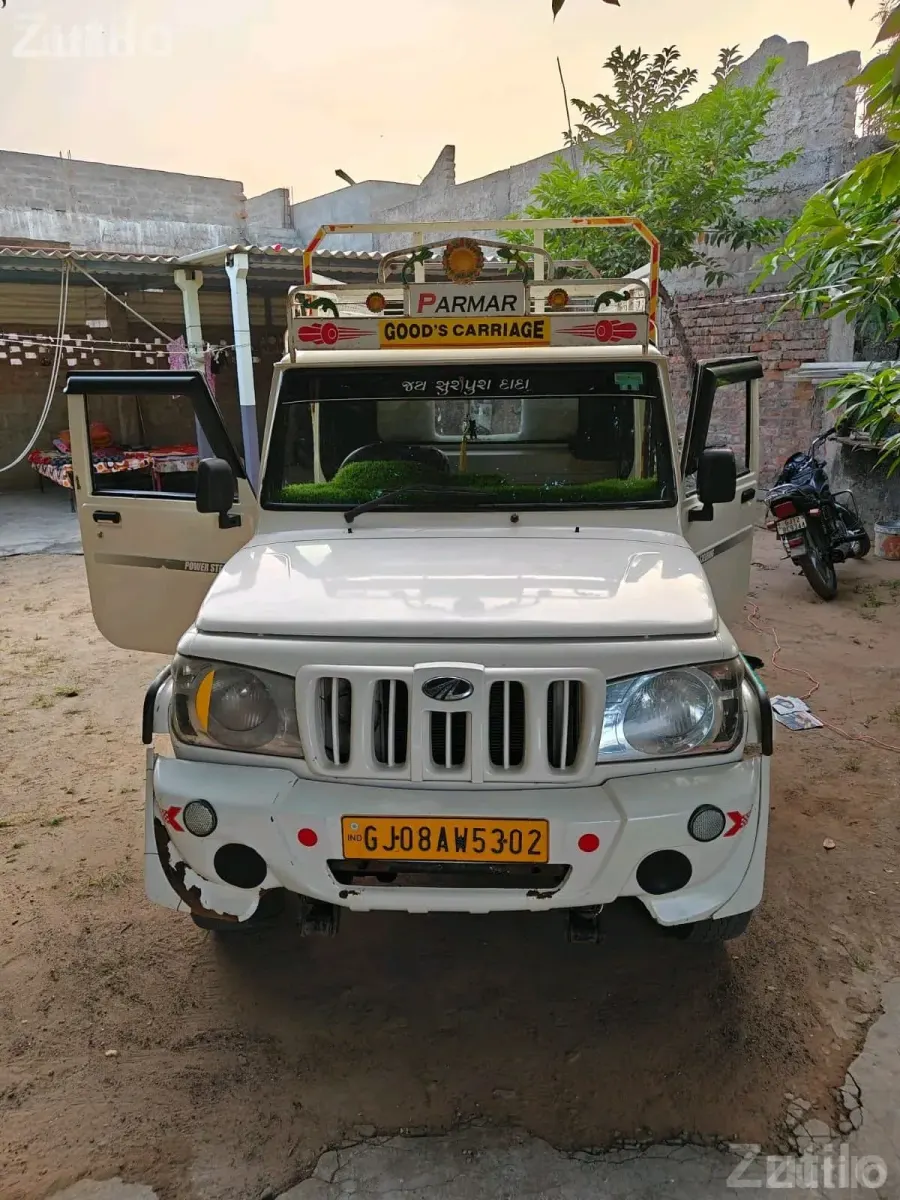 Mahindra Jeep White Manual SUV - Cars - Bhuj - Image 5