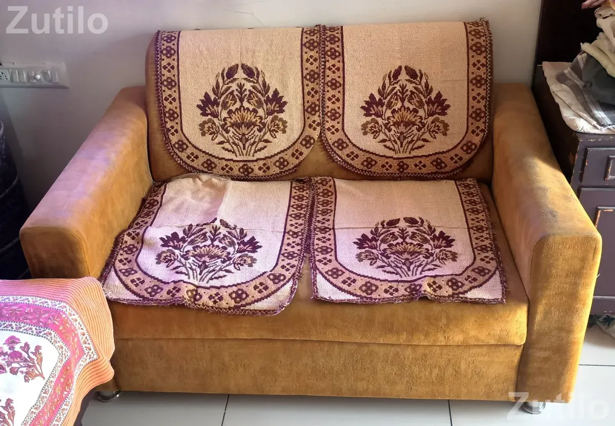 3 + 2 Seater Sofa set for sell - Sofa Sets & Couches - Vadodara City - Image 2