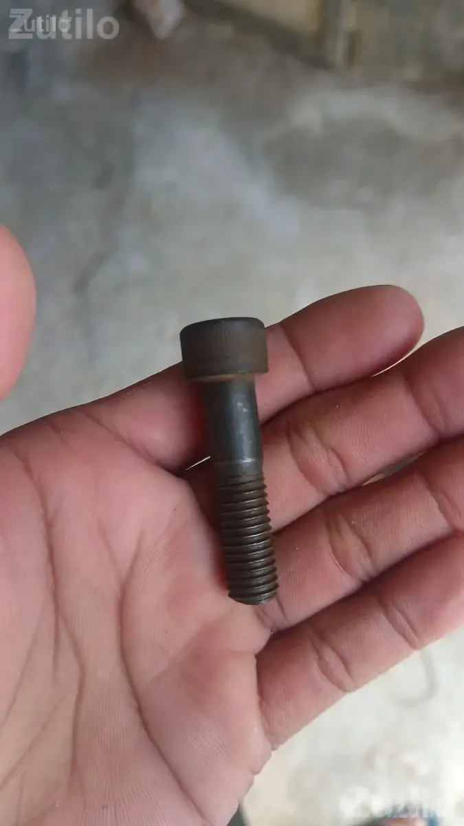 Metal Threaded Bolt Fastener - ટૂલ્સ અને હાર્ડવેર - પાલનપુર - Image 1