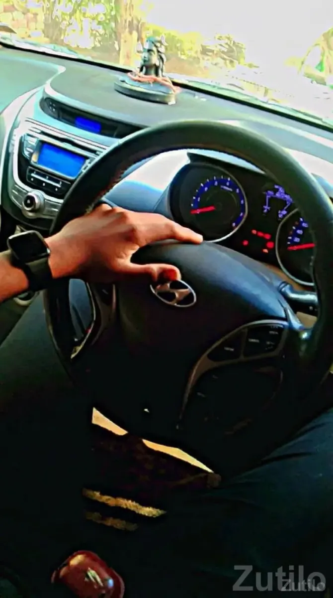 Hyundai Elantra White Wedding Car - Cars - Himmatnagar - Image 3