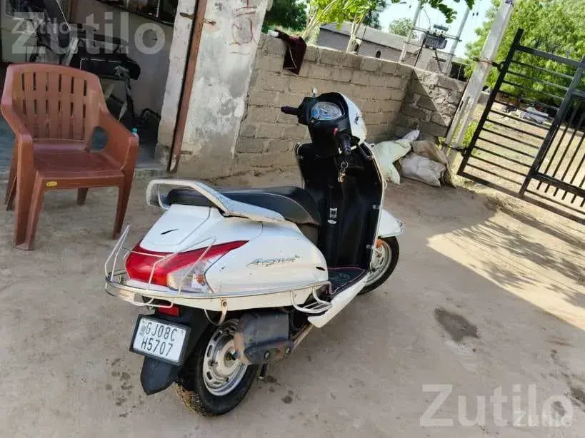 Honda Activa 2021 White Scooter - Bikes - Tharad - Image 2