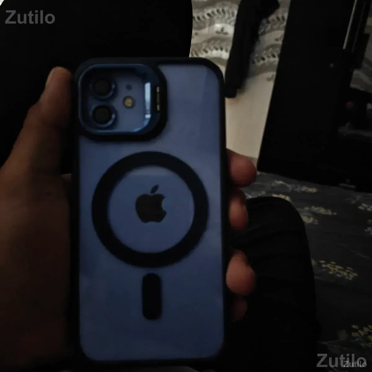 iPhone 12 - Mobile Phones - Una - Image 1