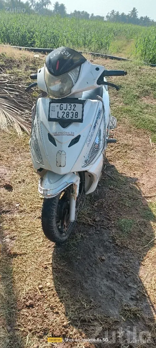 Hero Maestro Edge 2017 Scooter for Sale - Bikes - Sutrapada - Image 2