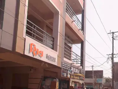 Shop Space for Rent in Main Market Shop Space for Rent in Main Market