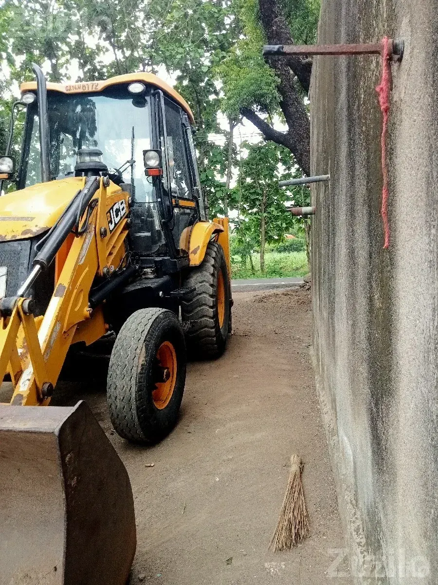 2013 JCB Backhoe Loader - Construction Vehicles - Sihor - Image 3