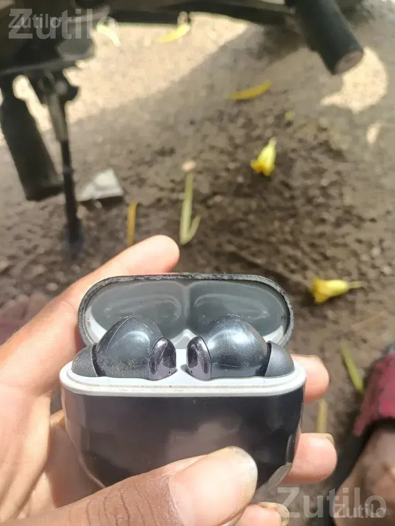 Black Wireless Earbuds Charging Case - Accessories - Paddhari - Image 3