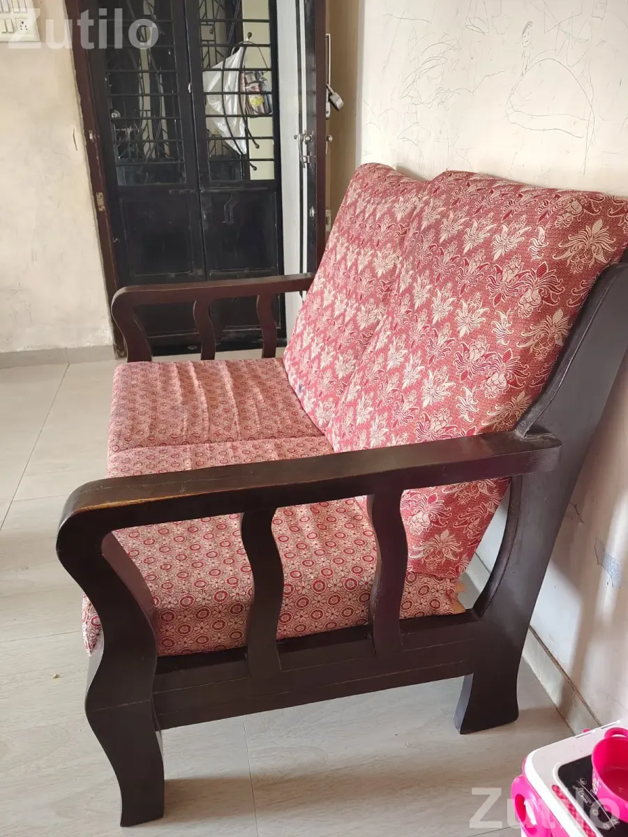 3 + 2 seater wooden sofa set - Sofa Sets - Vadodara City - Image 3