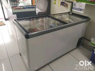 Voltas 405L Glass Top Ice Cream Freezer Voltas 405L Glass Top Ice Cream Freezer