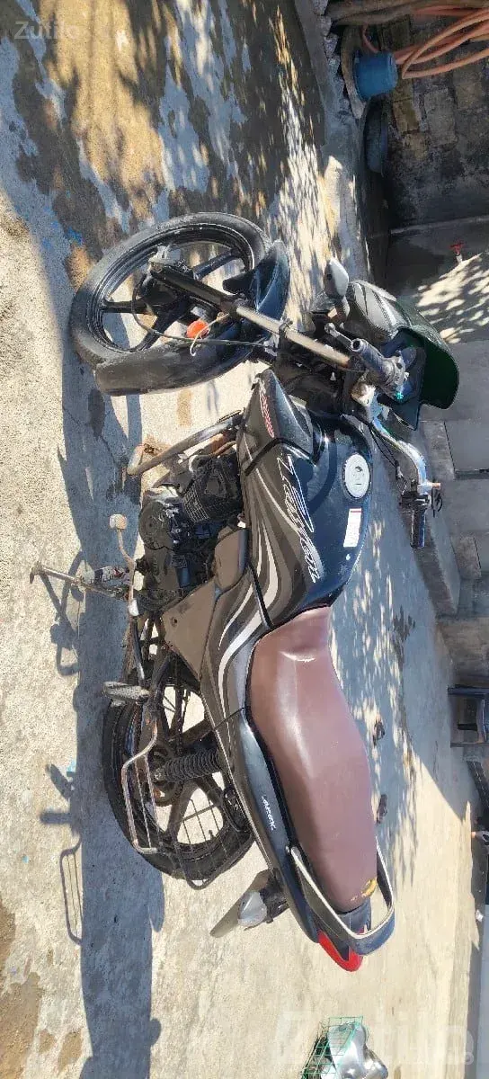 Used Hero commuter bike 2014 model - Bikes - Bhanvad - Image 2