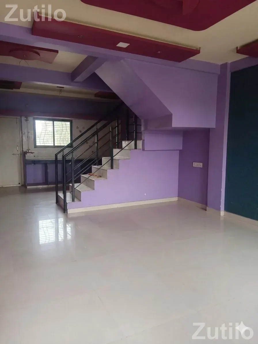 Row house urgent sell in flat rate - House for Sale - Udhna - Image 5