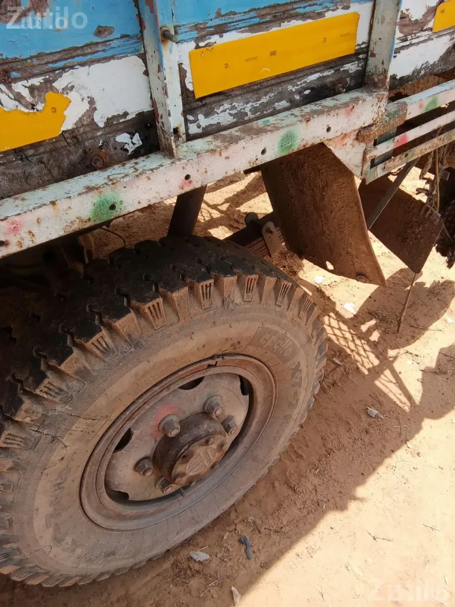 Used Cargo Truck 2000 Model - Trucks & Lorries - Himmatnagar - Image 2