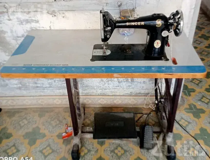 Singer Sewing Machine Used 2 Months with Bill - Textile Machinery - Unjha - Image 2