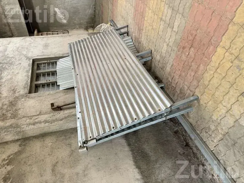 Metal Fence Panel 10 ft x 4 ft - Tools & Hardware - Upleta - Image 2