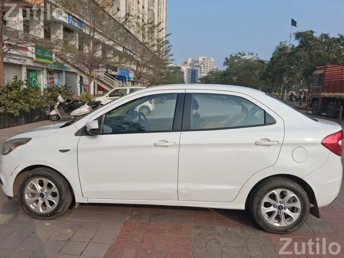 Ford Figo Petrol Car 106000 KM Driven - Cars - Rajkot City - Image 2