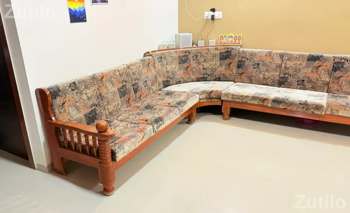Wooden Sofa set 3+1+3 with Center Table - સોફા સેટ અને કાઉચ - અમદાવાદ શહેર - Image 2