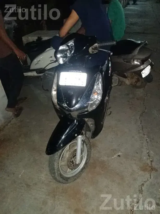 Honda Aviator 2018 Black Scooter - બાઇક્સ - તારાપુર - Image 4
