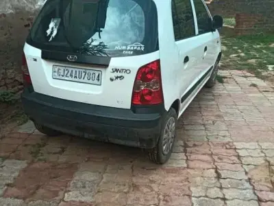 Hyundai Santro 2011-12 Model White Car